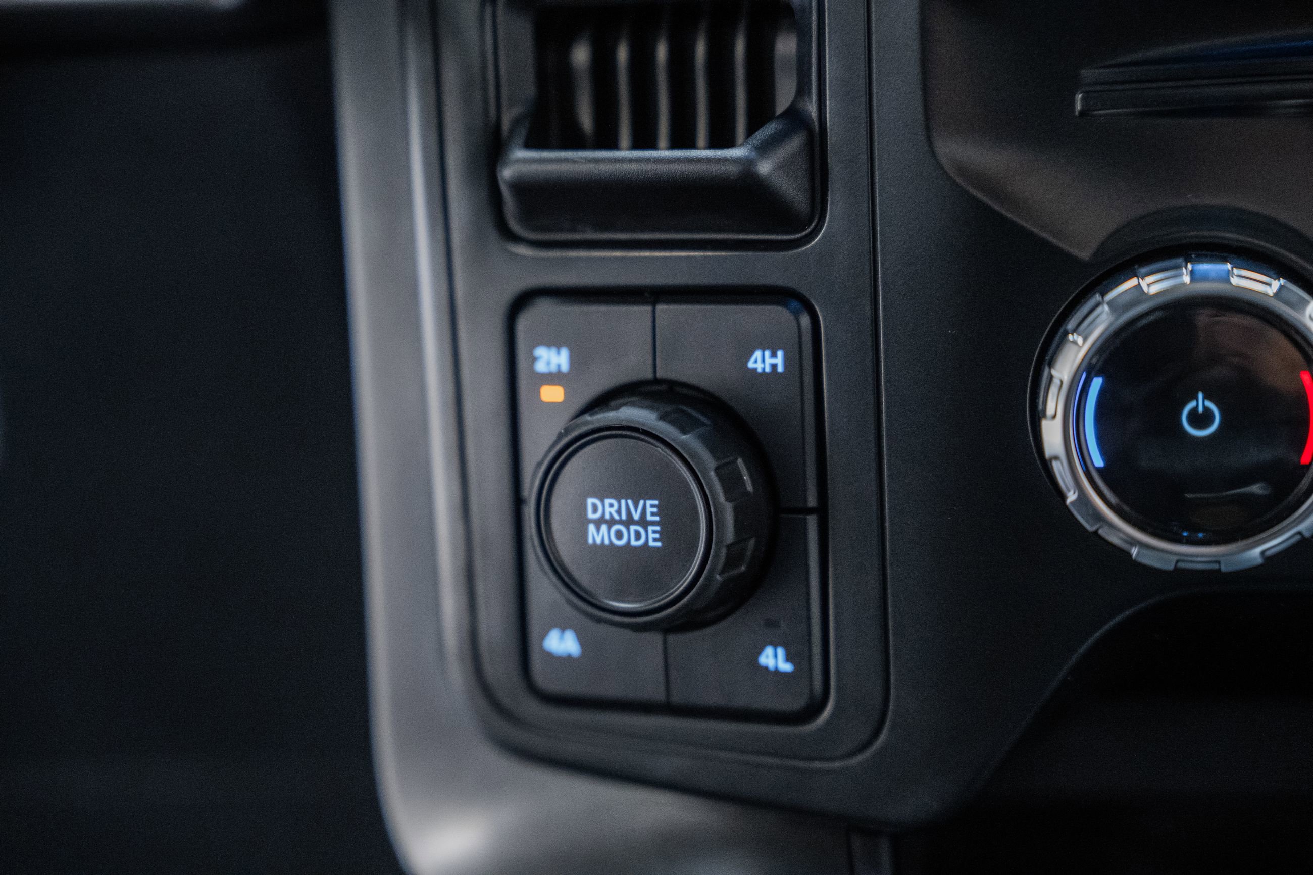 Certified 2024 Ford F150 Lariat w/ Equipment Group 502A High image 33