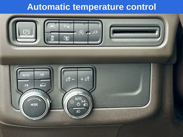 Used 2022 GMC Yukon XL SLT w/ SLT Premium Package image 13