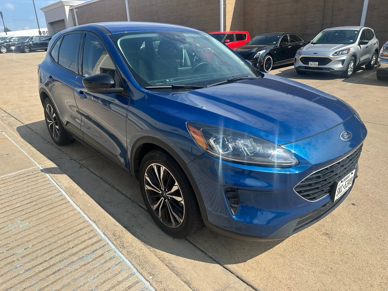 Certified 2022 Ford Escape SE w/ SE Sport Appearance Package FWD image 5