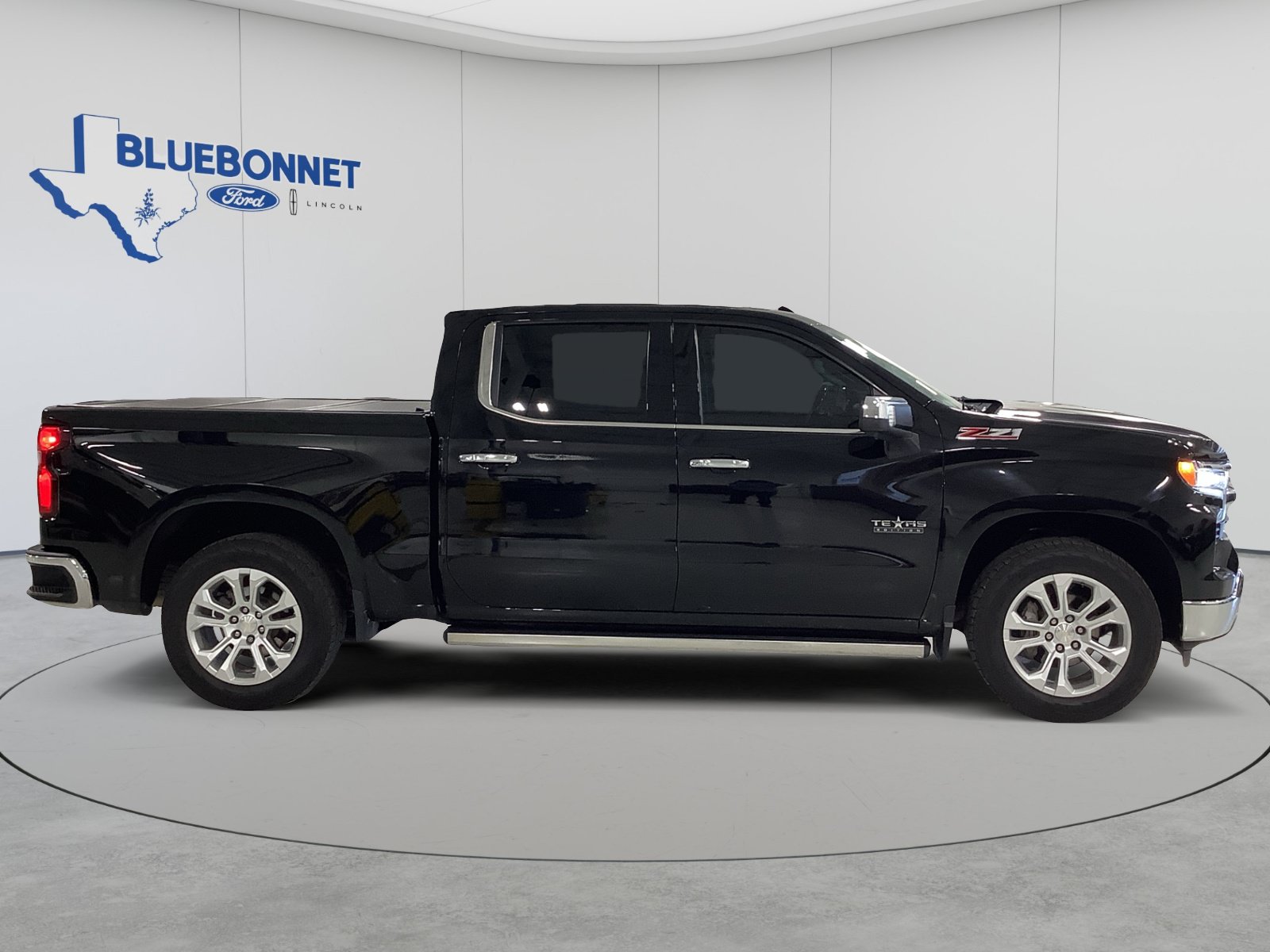 Used 2022 Chevrolet Silverado 1500 LTZ w/ LTZ Premium Texas Edition AWD/4WD image 4