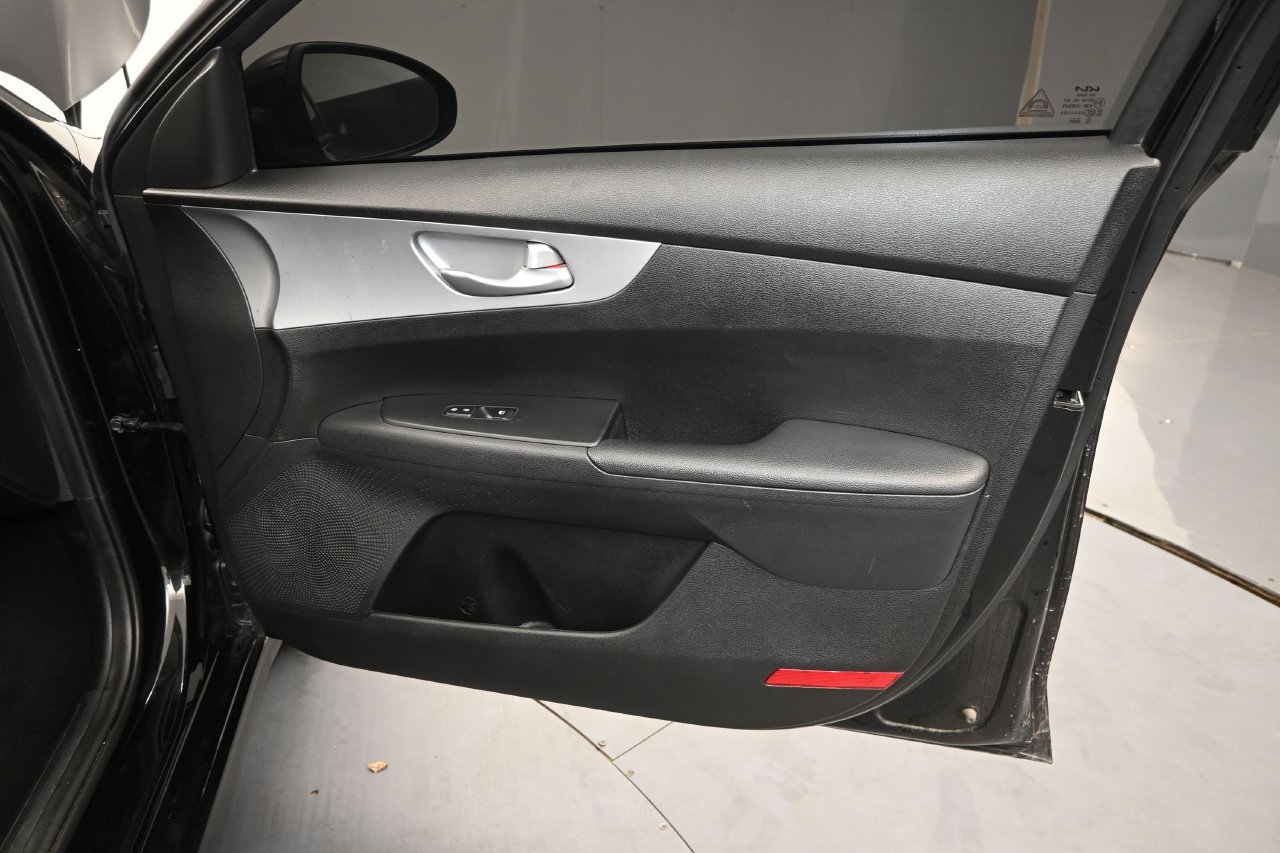 Used 2023 Kia Forte LXS FWD image 18