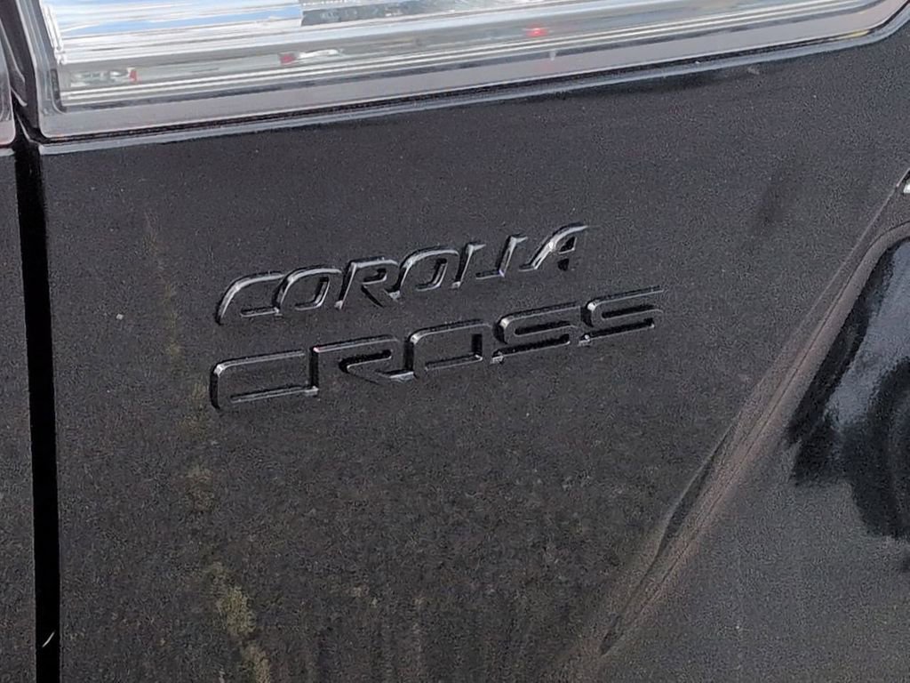 Used 2025 Toyota Corolla Cross AWD Hybrid w/ Moonroof Package image 26