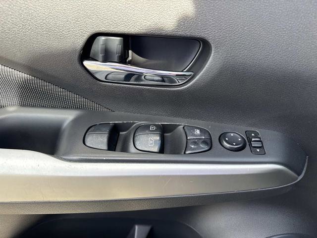 Used 2020 Nissan Kicks SV image 18