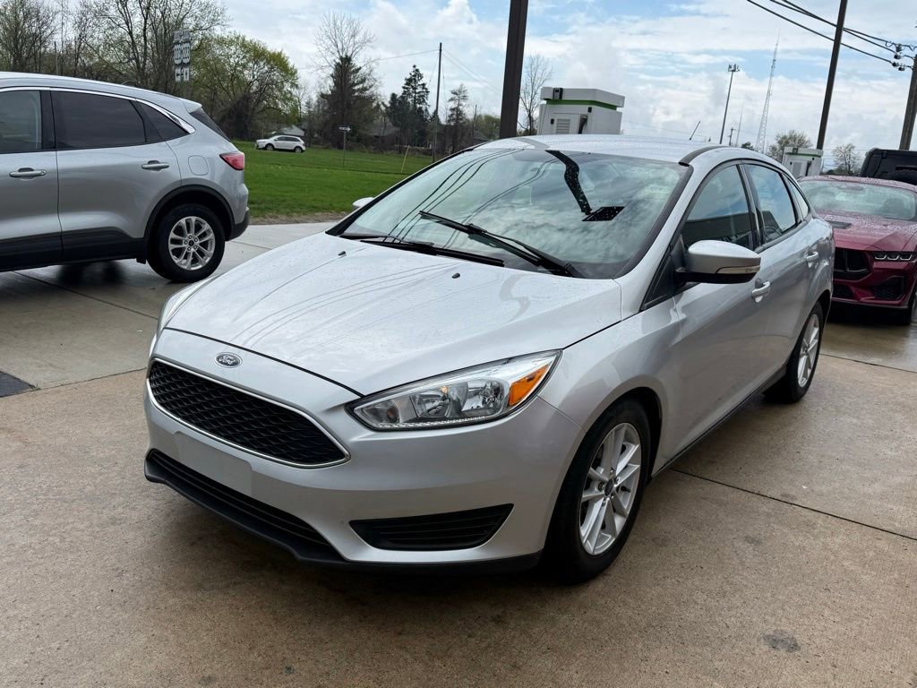 Certified 2017 Ford Focus SE FWD image 2