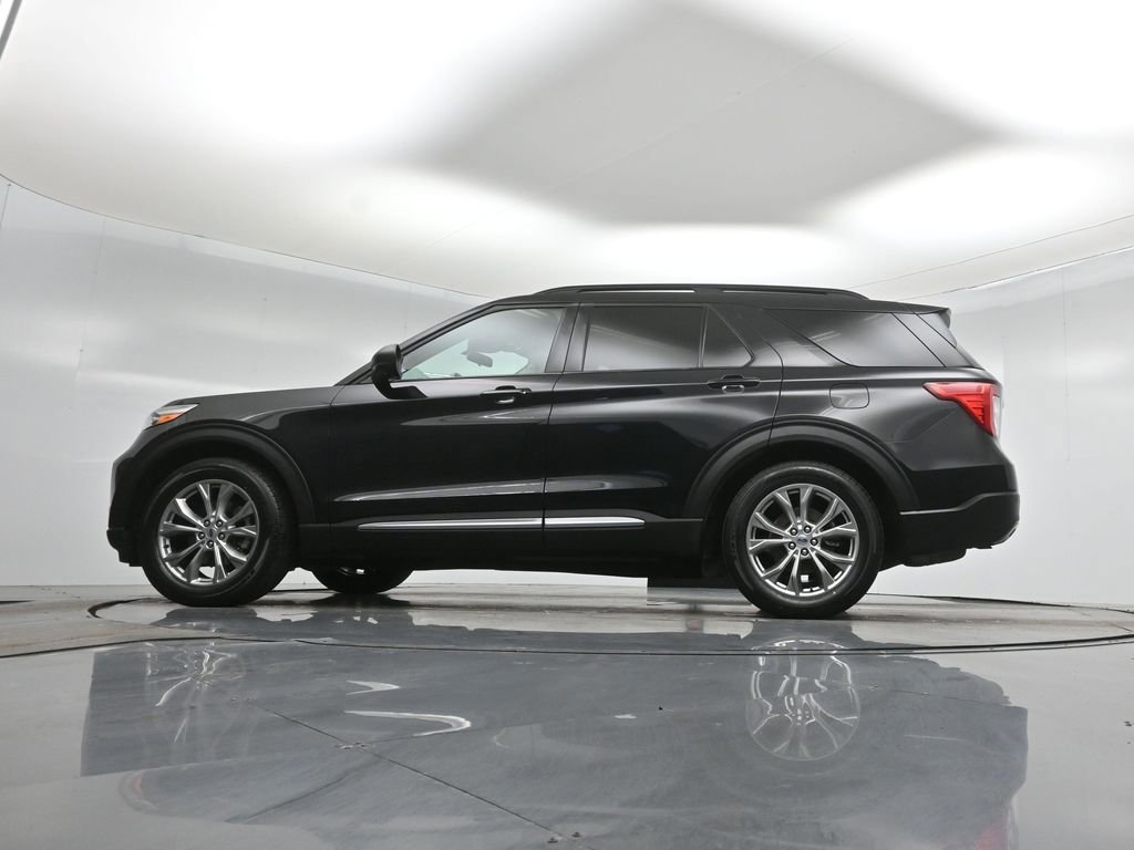 Certified 2020 Ford Explorer XLT w/ Equipment Group 202A image 25