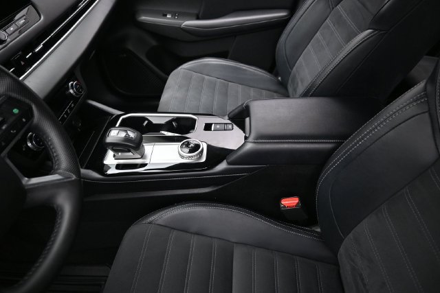 Used 2025 Mitsubishi Outlander SE FWD image 26