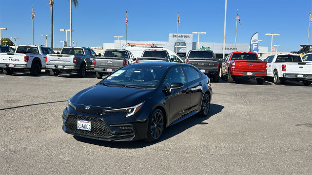 Used 2025 Toyota Corolla SE FWD image 8