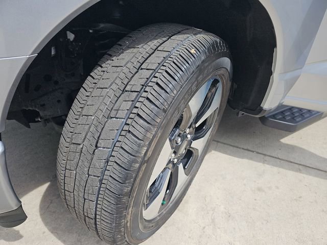 Certified 2022 Ford F150 Lightning Platinum image 31