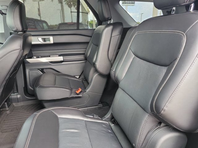 Certified 2022 Ford Explorer Limited w/ Equipment Group 301A RWD image 16