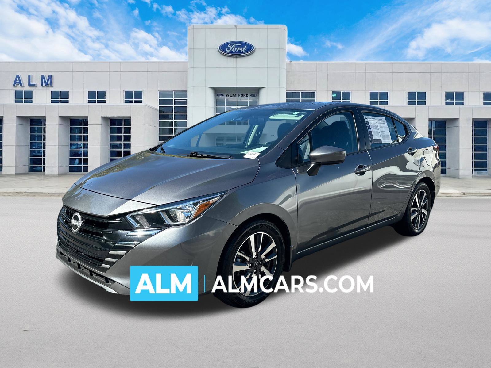Used 2024 Nissan Versa SV w/ Trunk Package FWD image 1