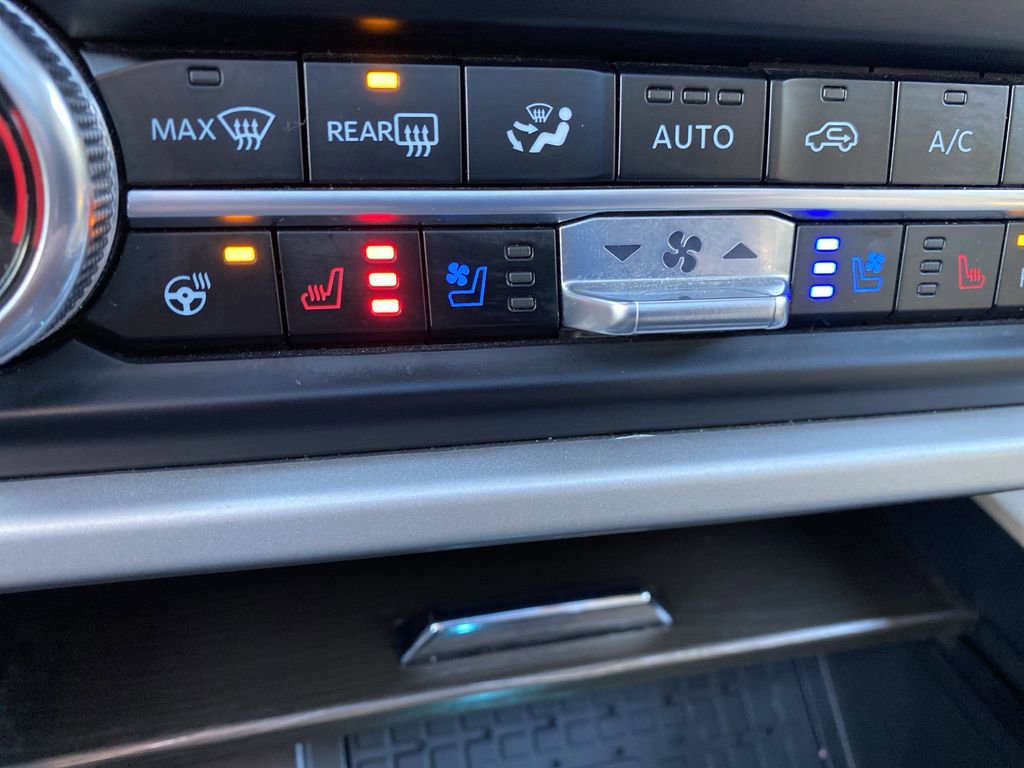 Certified 2023 Ford Expedition Limited image 9