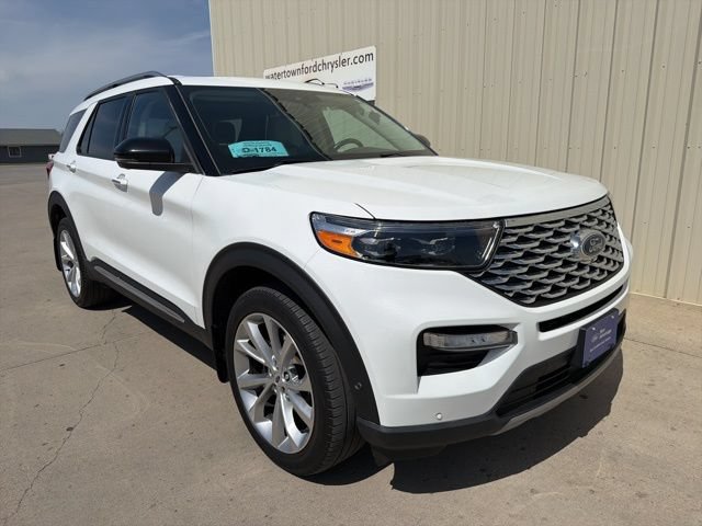 Certified 2023 Ford Explorer Platinum w/ Technology Package AWD/4WD image 2