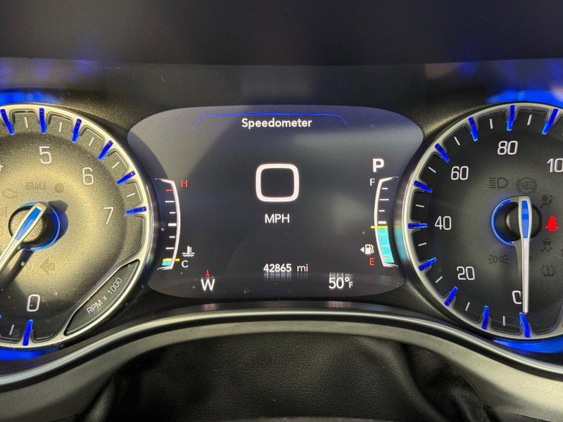 Used 2023 Chrysler Pacifica Limited w/ S Appearance Package image 24