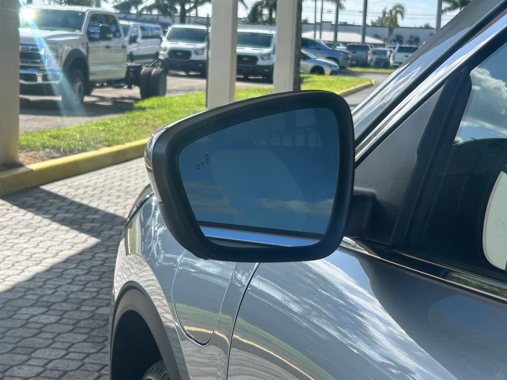 Certified 2024 Ford Escape SE w/ PHEV Premium Package image 18