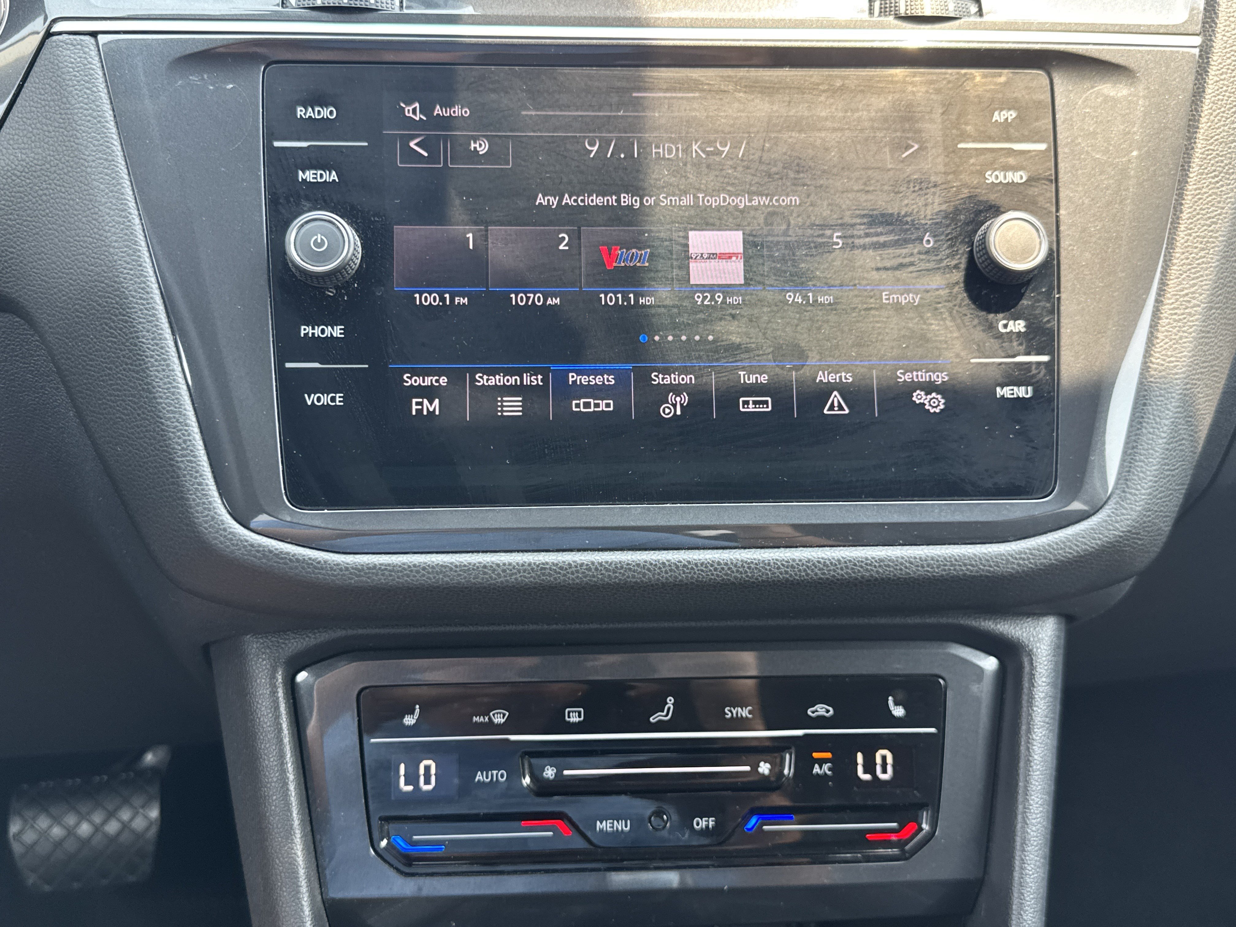 Used 2024 Volkswagen Tiguan SE FWD image 19