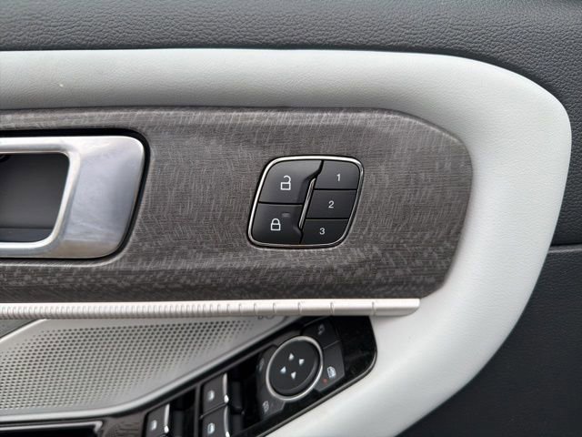 Certified 2025 Ford Explorer Platinum w/ LUX Leather Package image 27