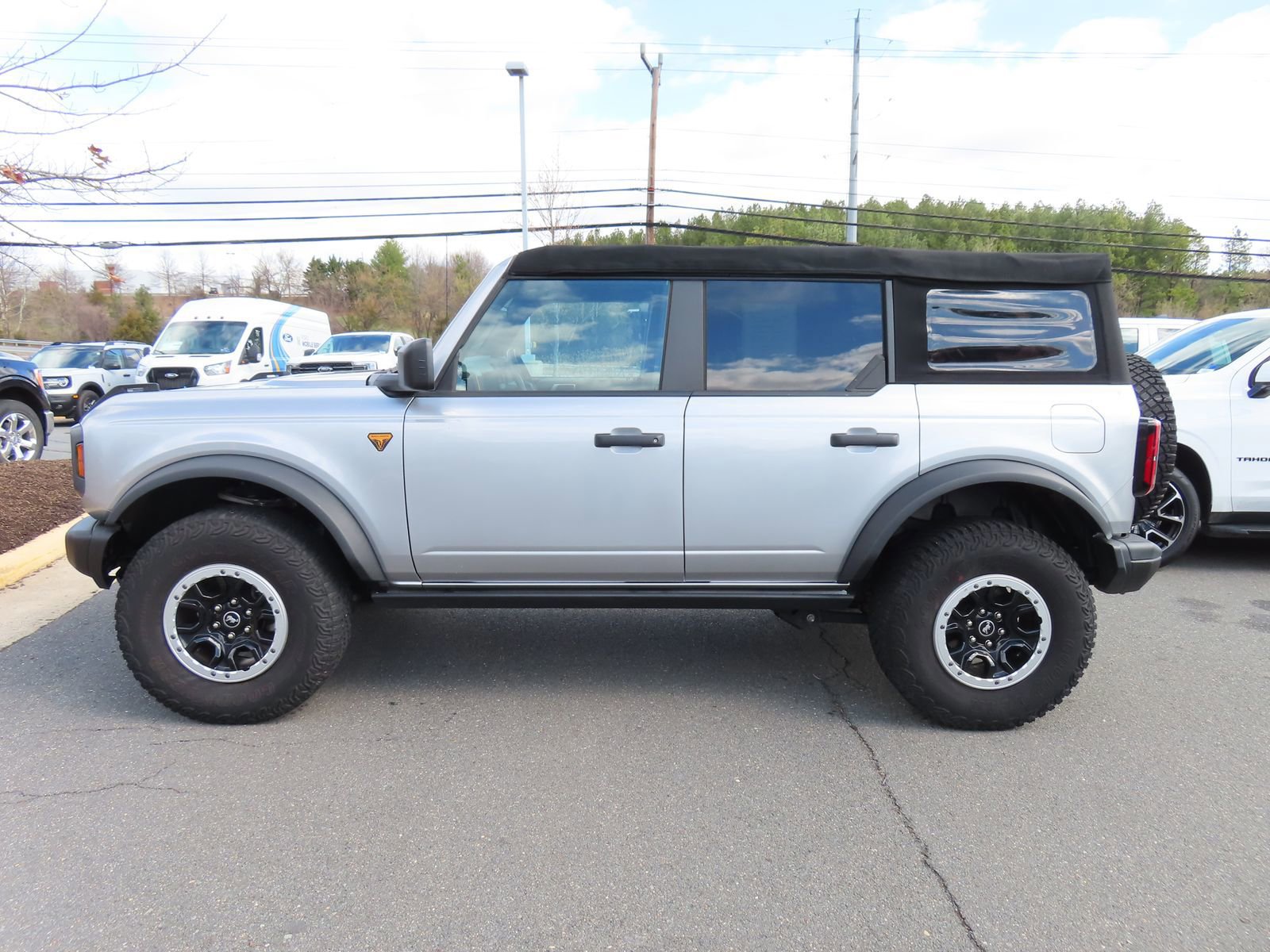 Certified 2022 Ford Bronco Badlands w/ Sasquatch Package image 3