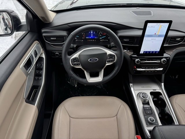 Certified 2023 Ford Explorer Limited w/ Limited Technology Package image 5