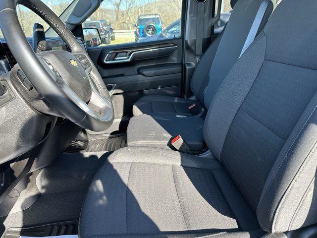 Used 2025 Chevrolet Silverado 1500 LT image 28