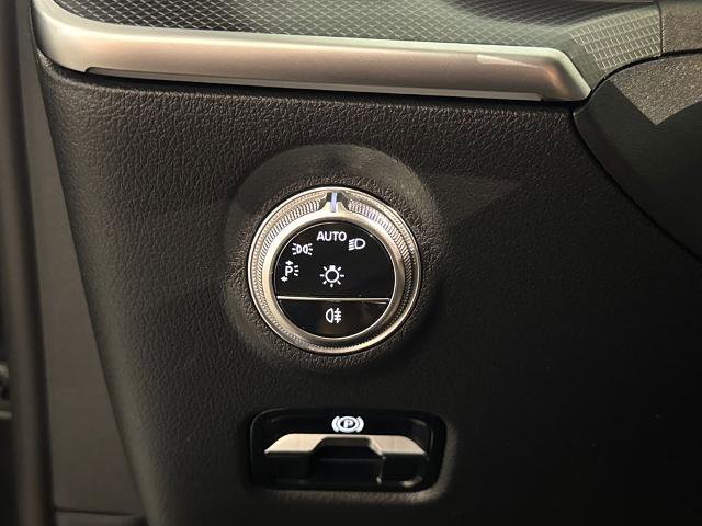 Used 2022 Mercedes-Benz C 300 Sedan image 18