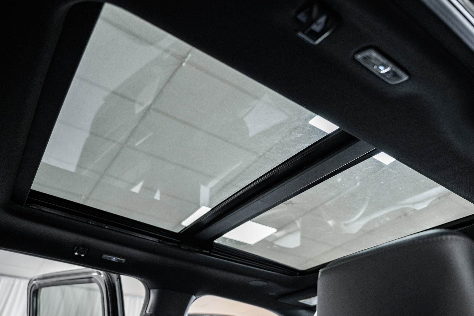 Certified 2025 Ford F150 Lariat w/ Equipment Group 502A High image 40