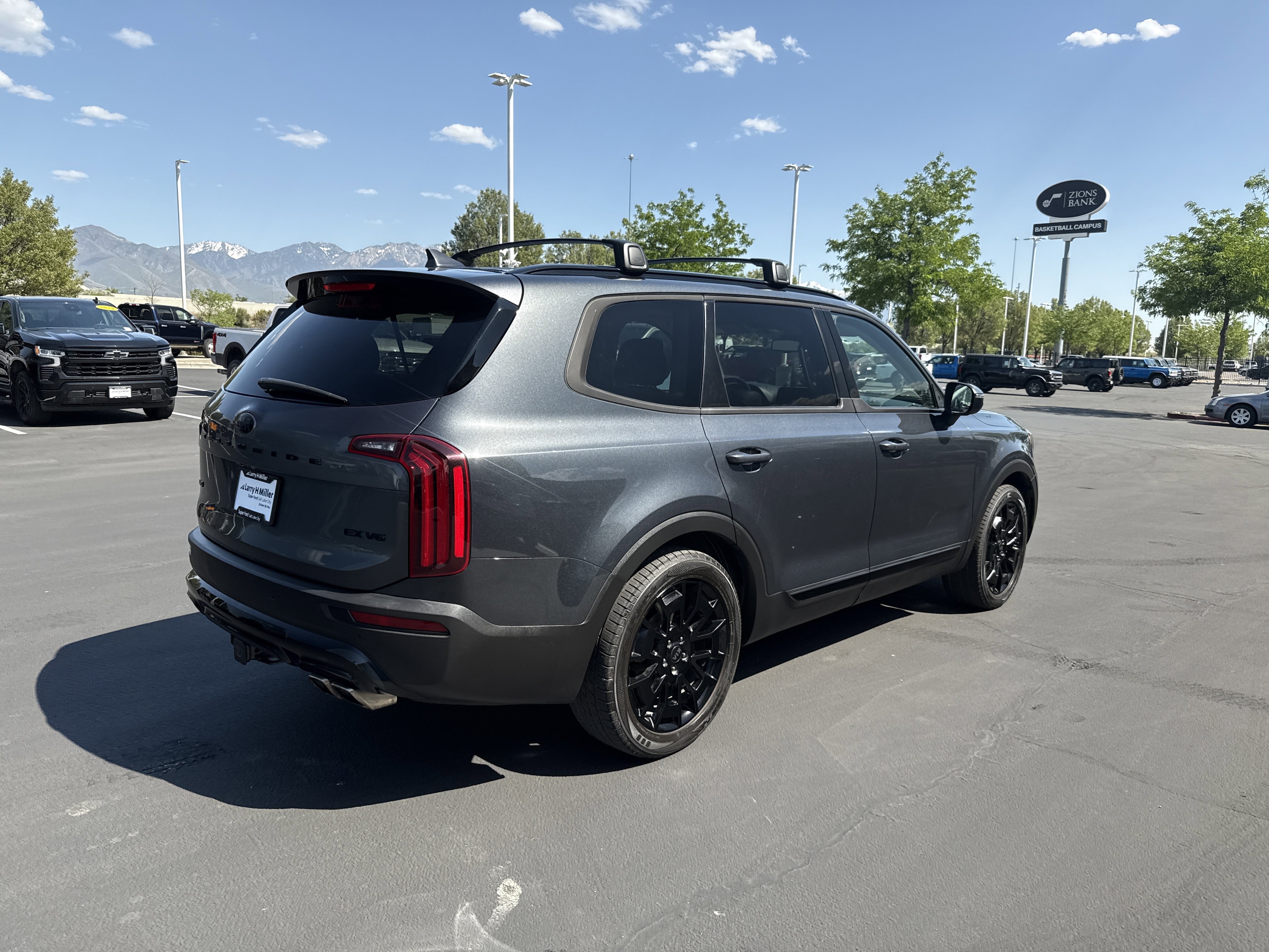 Used 2021 Kia Telluride EX w/ EX Premium Package AWD/4WD image 5