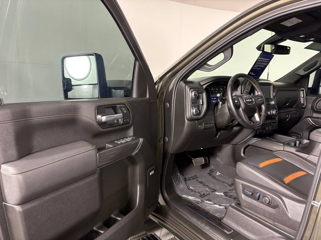 Used 2023 GMC Sierra 2500 AT4 w/ AT4 Preferred Package AWD/4WD image 11