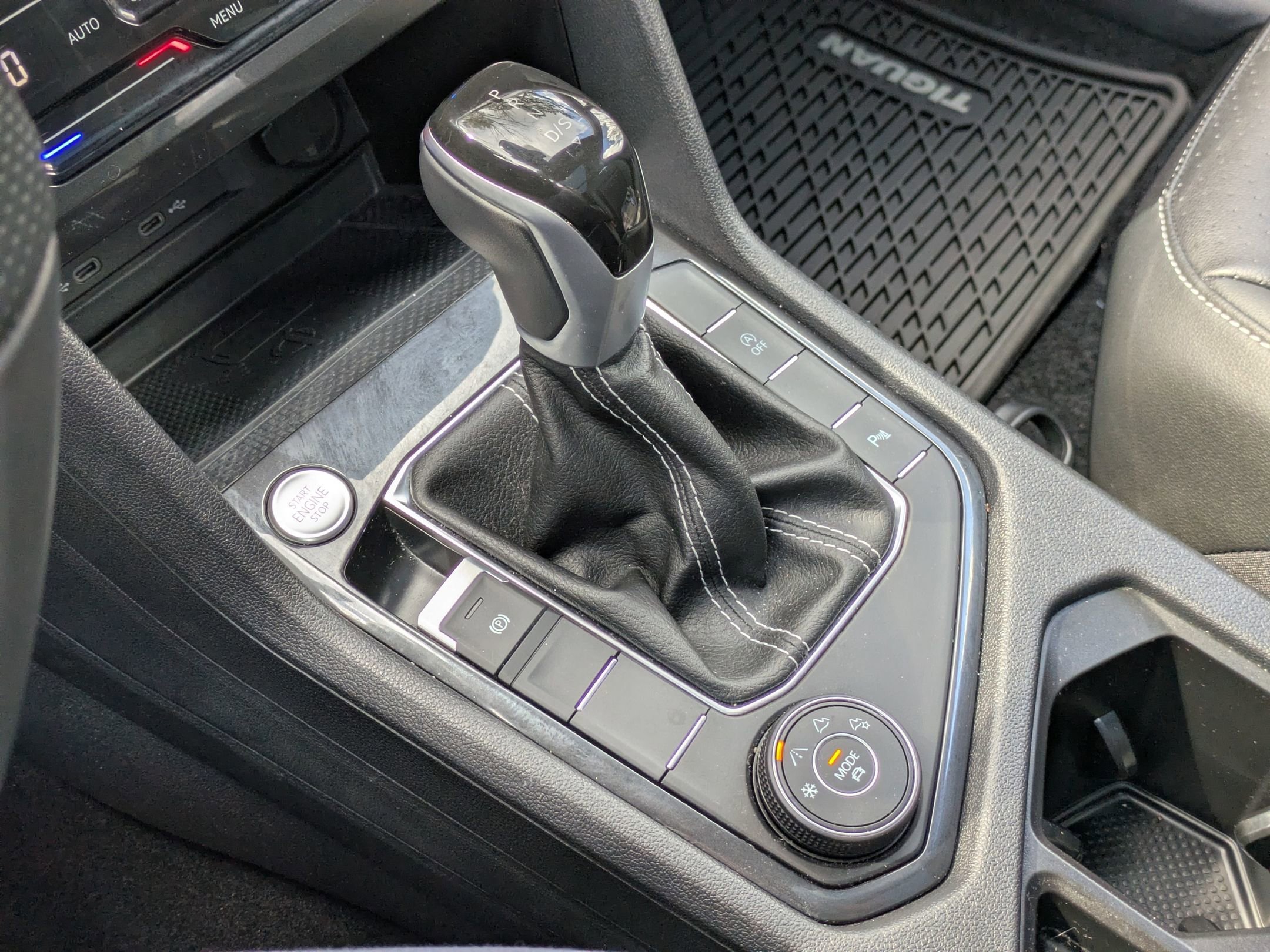 Used 2024 Volkswagen Tiguan SE R-Line image 22