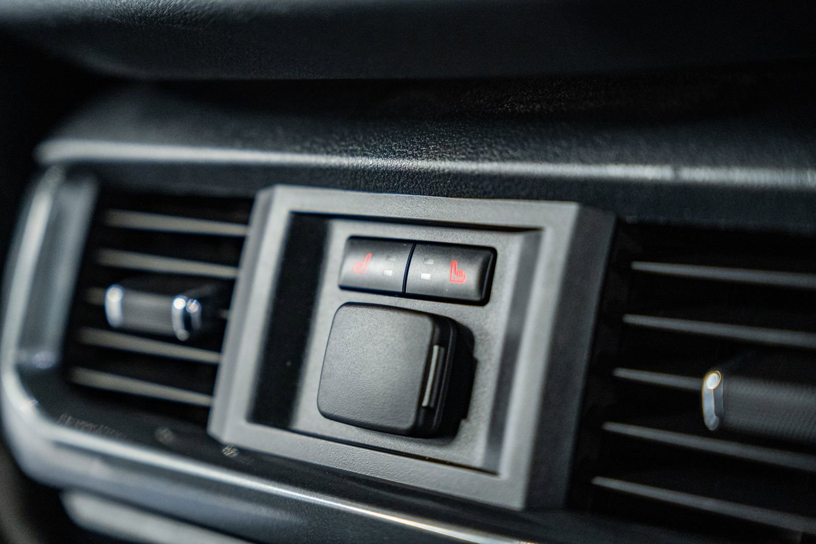 Certified 2023 Ford F150 Lariat w/ Equipment Group 502A High image 40