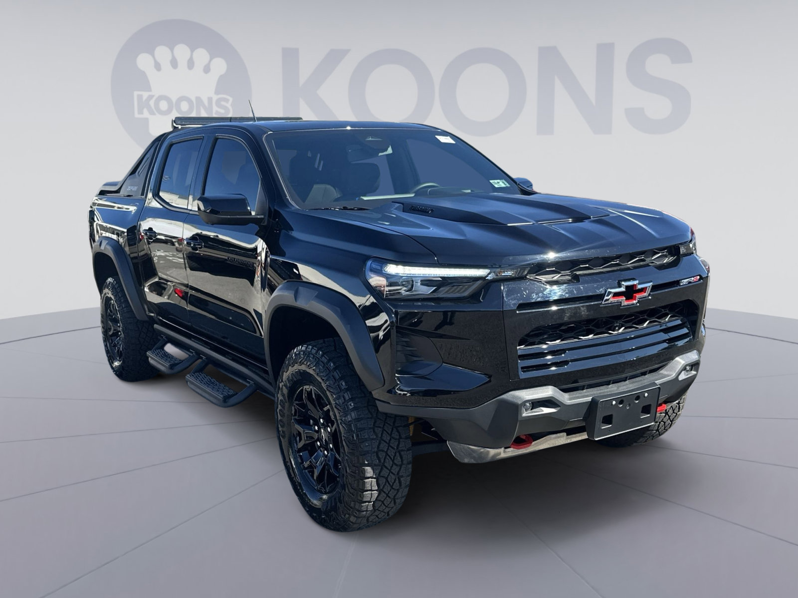 Used 2025 Chevrolet Colorado ZR2 w/ Midnight Edition AWD/4WD image 18