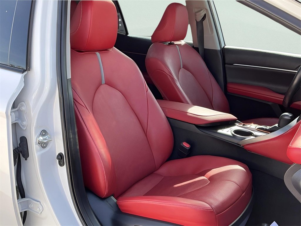 Used 2022 Toyota Camry XSE image 19