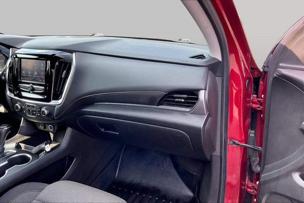 Used 2020 Chevrolet Traverse LT FWD image 17