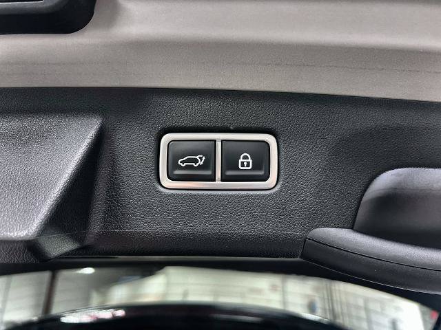 Used 2023 Kia Sorento SX AWD/4WD image 28