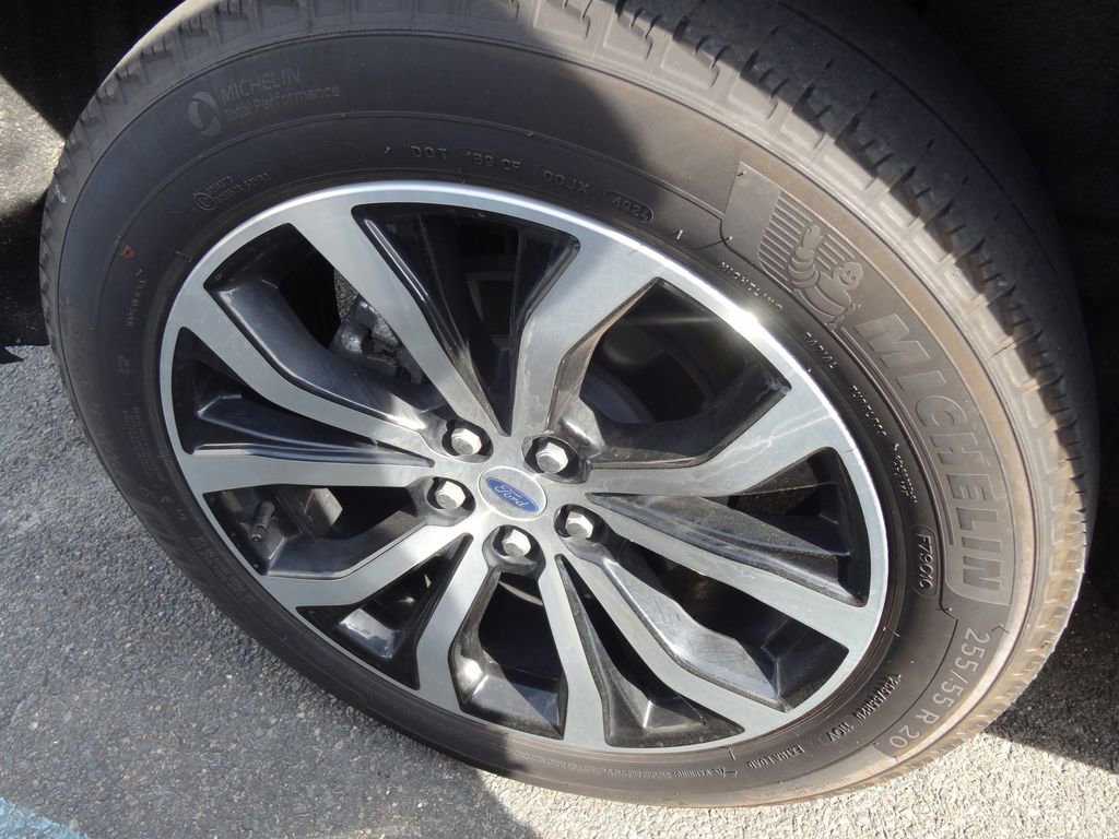 Certified 2025 Ford Explorer ST-Line AWD/4WD image 13