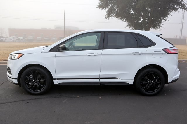 Certified 2022 Ford Edge SE w/ Black Appearance Package image 2