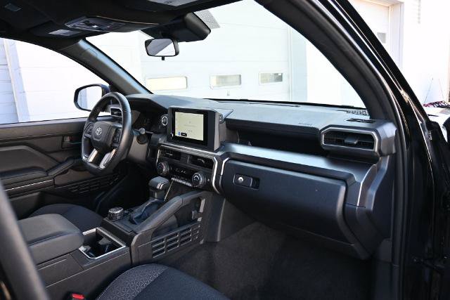 Used 2025 Toyota 4Runner SR5 AWD/4WD image 21