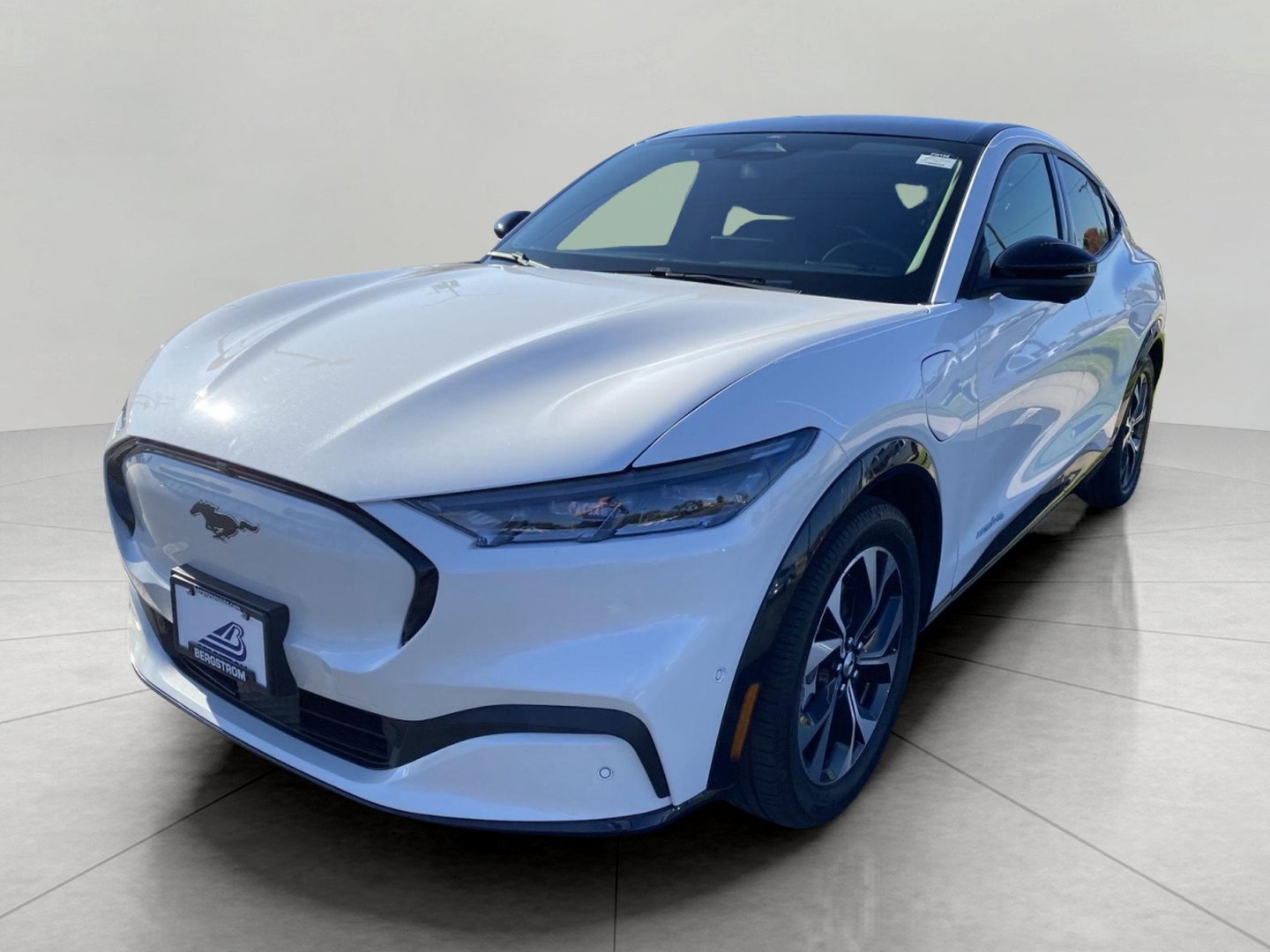 Certified 2021 Ford Mustang Mach-E Premium AWD/4WD image 4