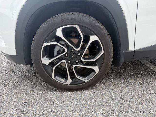 Used 2025 Chevrolet Trax RS w/ Sunroof Package FWD image 23