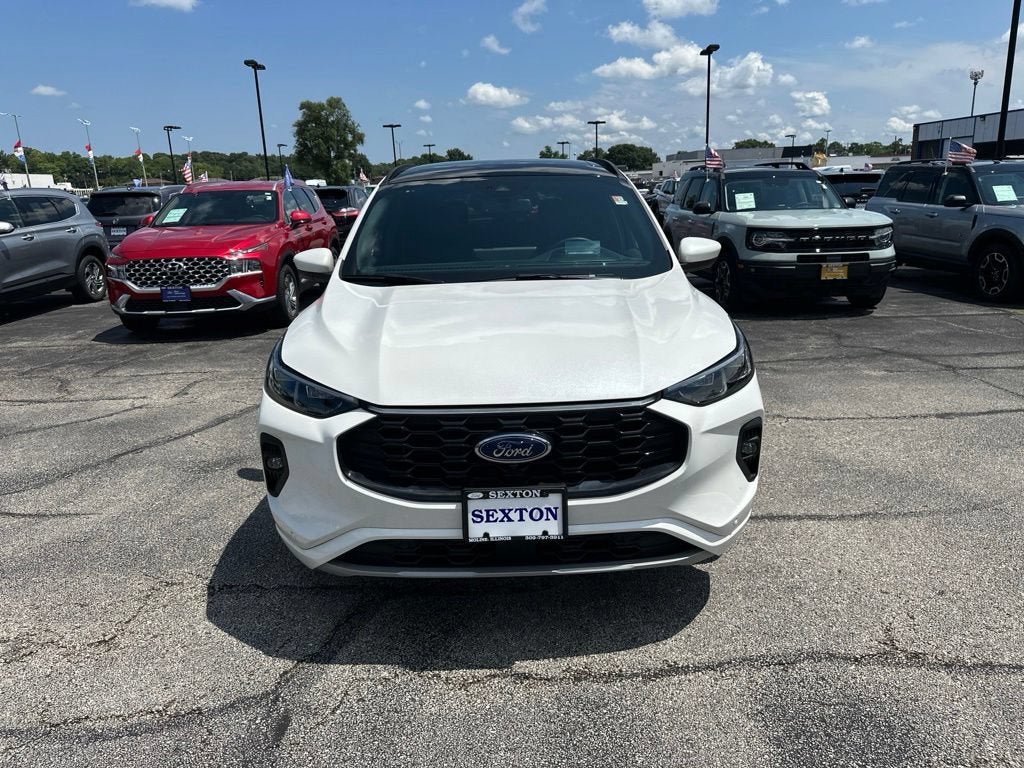 Certified 2024 Ford Escape ST-Line Elite w/ Premium Technology Package AWD/4WD image 2