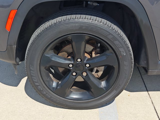 Used 2023 Jeep Grand Cherokee Altitude AWD/4WD image 8