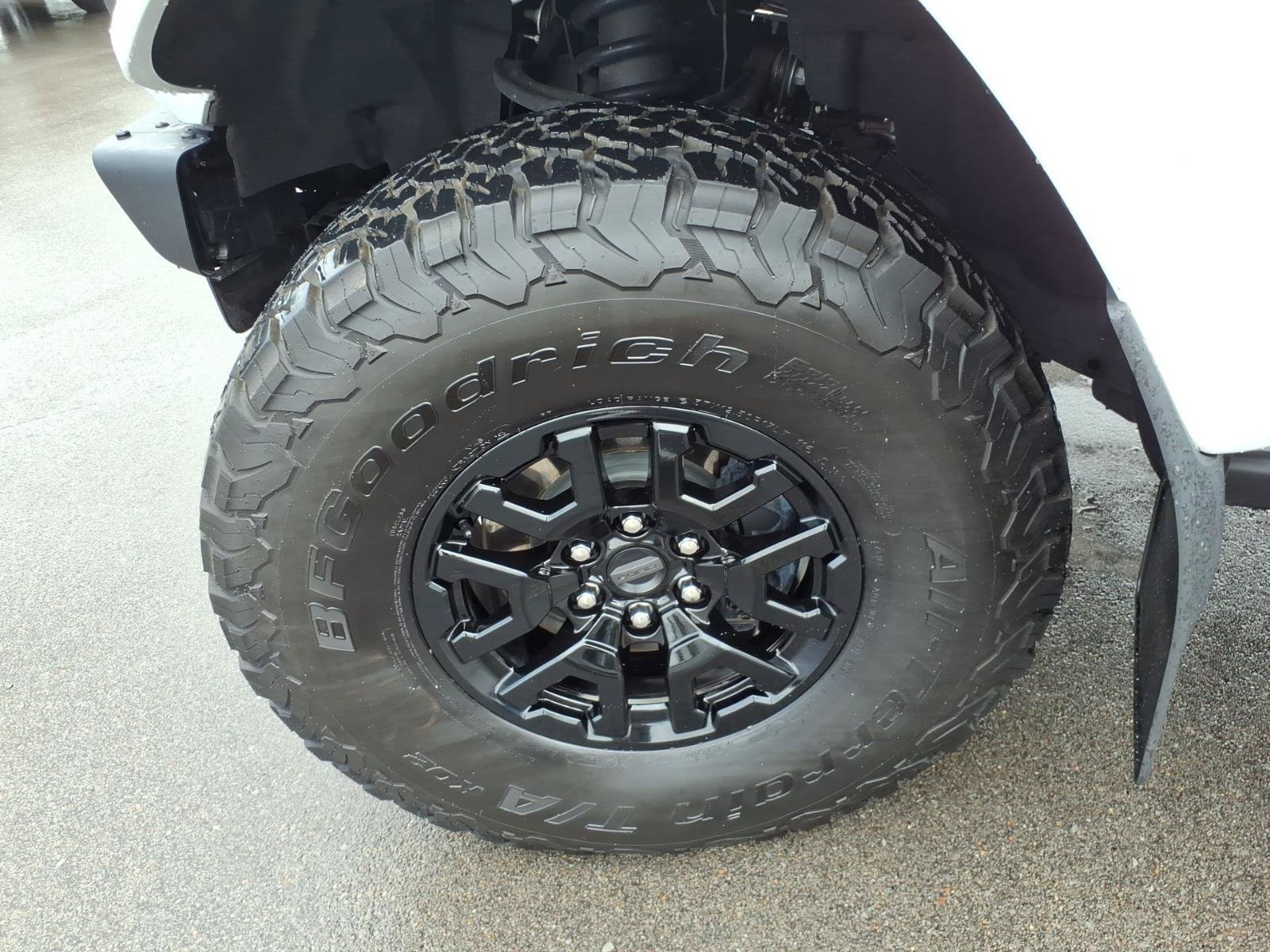 Certified 2024 Ford Bronco Raptor w/ Interior Carbon Fiber Pack 6 AWD/4WD image 9