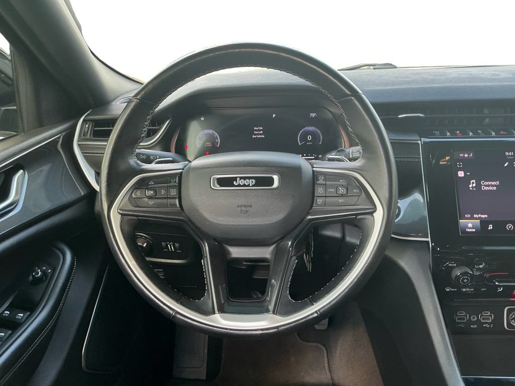 Used 2022 Jeep Grand Cherokee Altitude AWD/4WD image 18