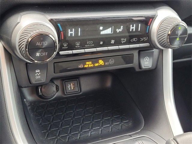 Used 2025 Toyota RAV4 XLE image 20