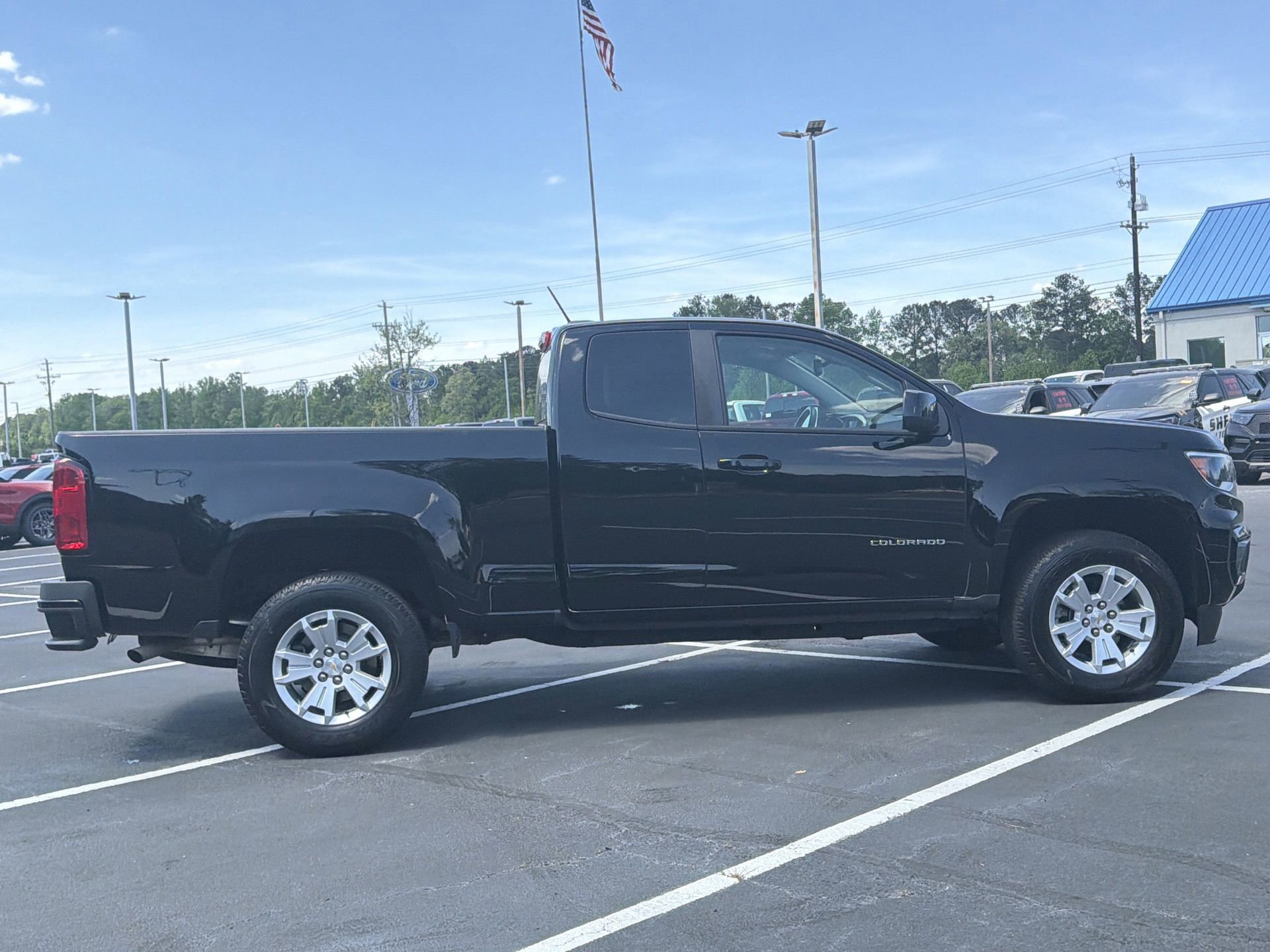 Used 2022 Chevrolet Colorado LT w/ Fleet Safety Package image 2