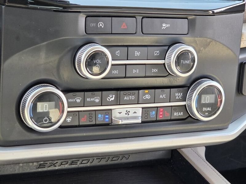 Certified 2024 Ford Expedition Limited AWD/4WD image 24