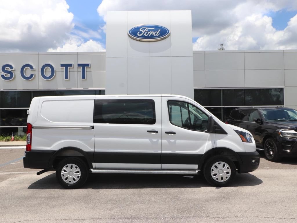 Certified 2025 Ford Transit 250 Low Roof w/ Exterior Upgrade Package RWD image 17