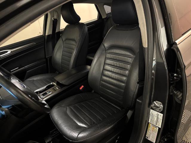 Certified 2018 Ford Fusion SE w/ Fusion SE Technology Package FWD image 18