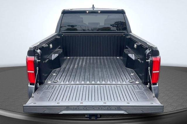 Used 2025 Toyota Tacoma TRD Off-Road AWD/4WD image 17