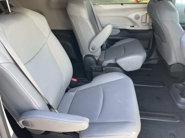 Used 2022 Toyota Sienna XLE w/ XLE Plus Package FWD image 34