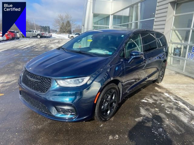 Used 2022 Chrysler Pacifica Touring-L w/ S Appearance Package image 1